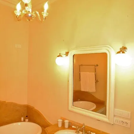 빌라 Sleeps 12 Pool Air Con Wifi 블레비오