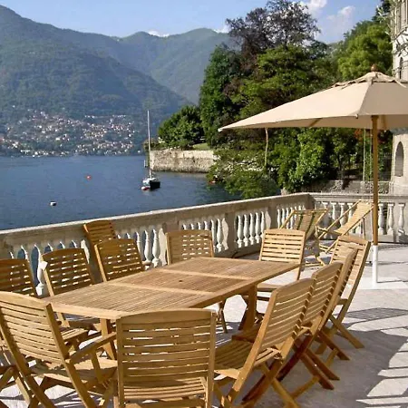 Sleeps 12 Pool Air Con Wifi Blevio